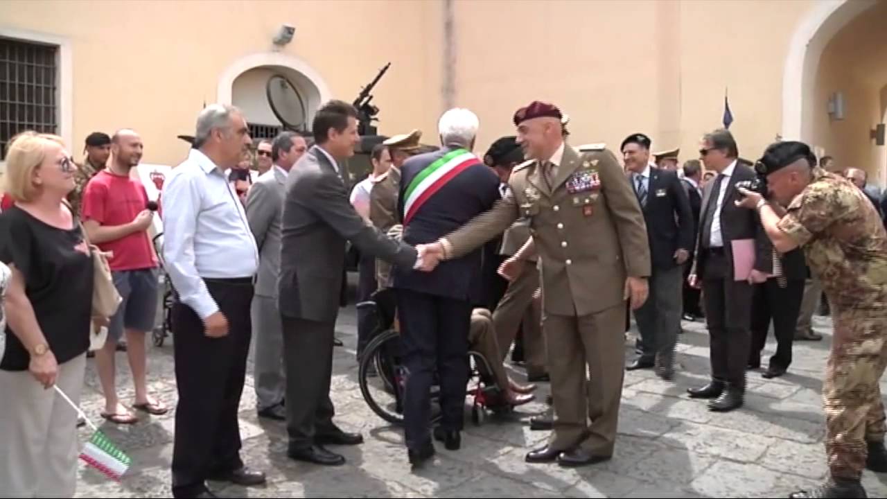 Consegna chiavi città Generale Masiello (1/3)