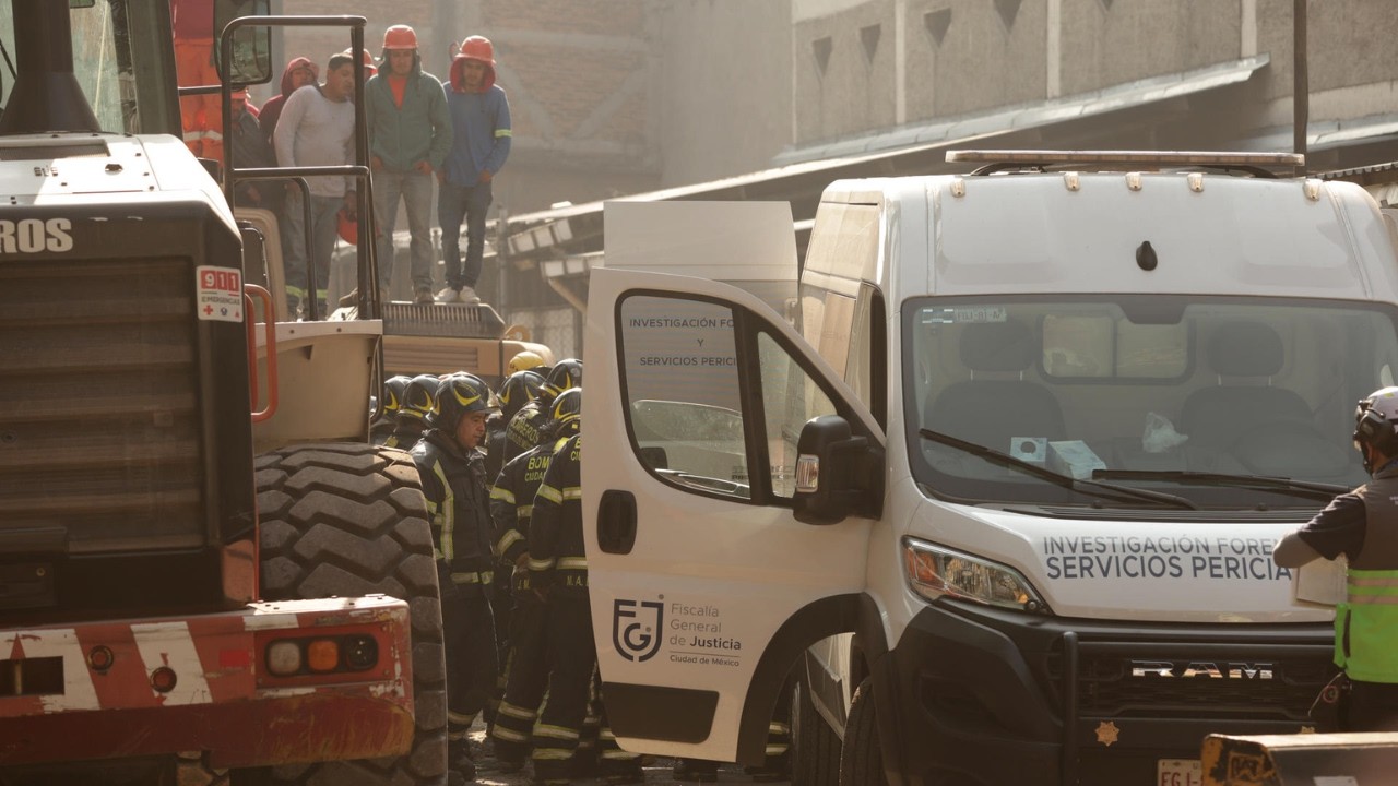 EN VIVO l DERRUMBE en SAN ANTONIO deja 3 personas FALLECIDAS y un HERDIDO