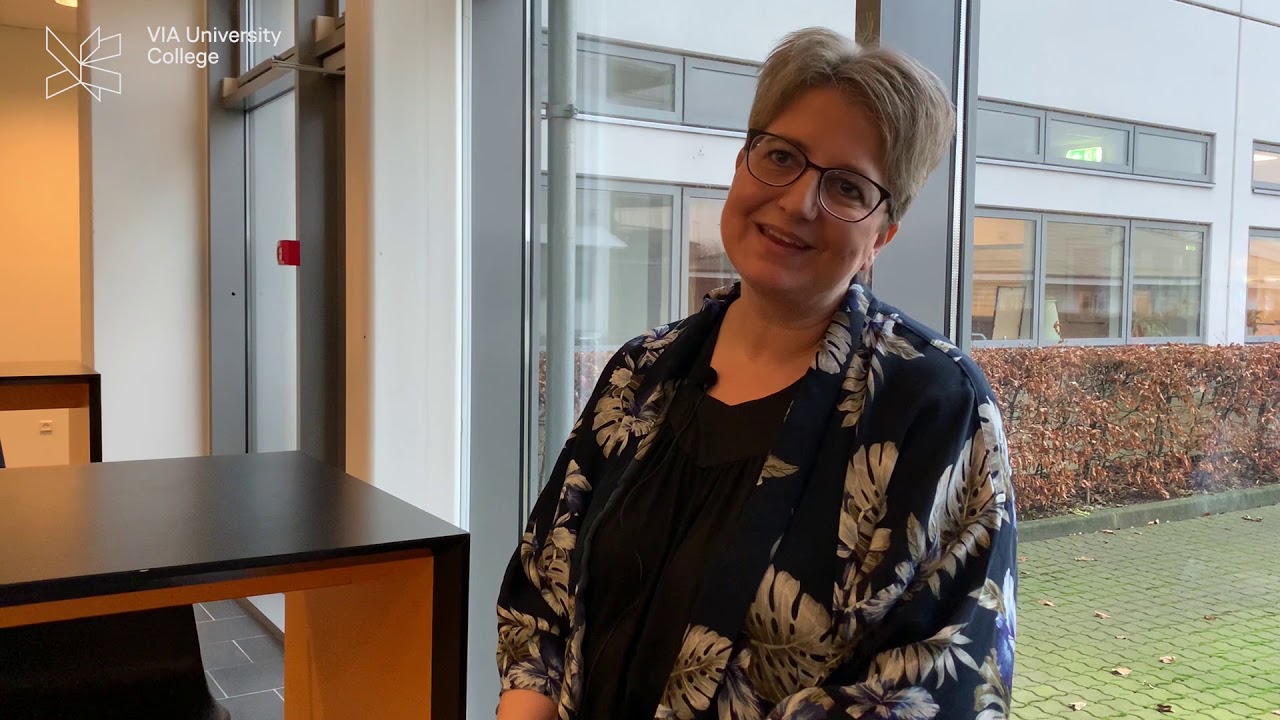 Dianna har skiftet karriere, selvom hun er over 40 år. Nu læser hun til socialrådgiver.