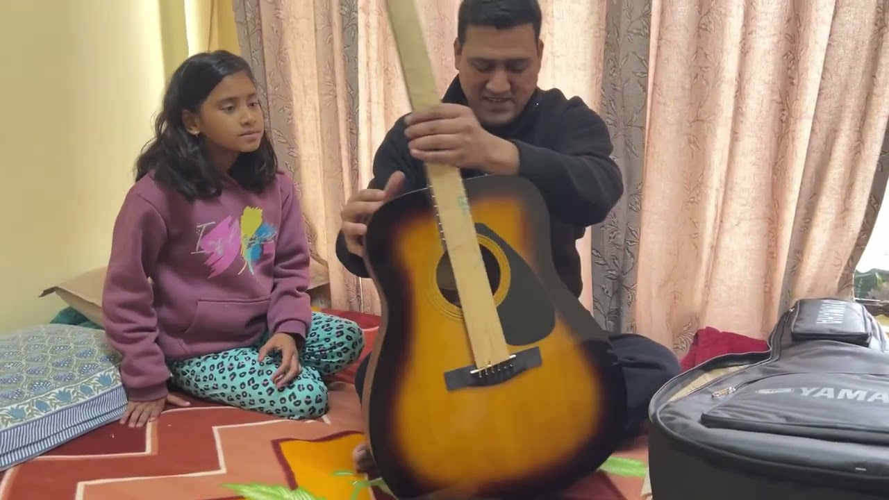 Unboxing of Yamaha guitar F-280 