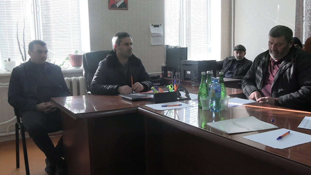 В рамках завершающего выезда глава Ботлихского района Руслан Гамзатов посетил село Тандо.