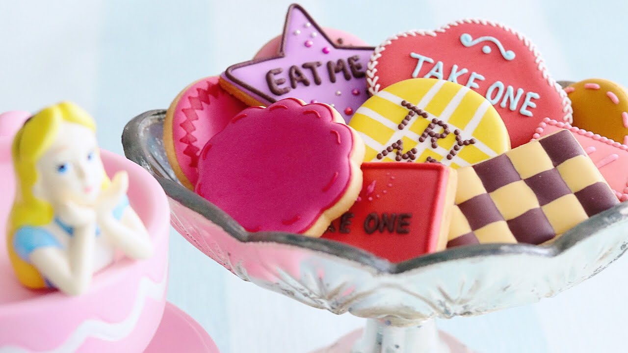 お菓子作家のアイシングクッキー　　『不思議の国のアリスにでてくるクッキー』| Eat Me Cookies from Alice in Wonderland