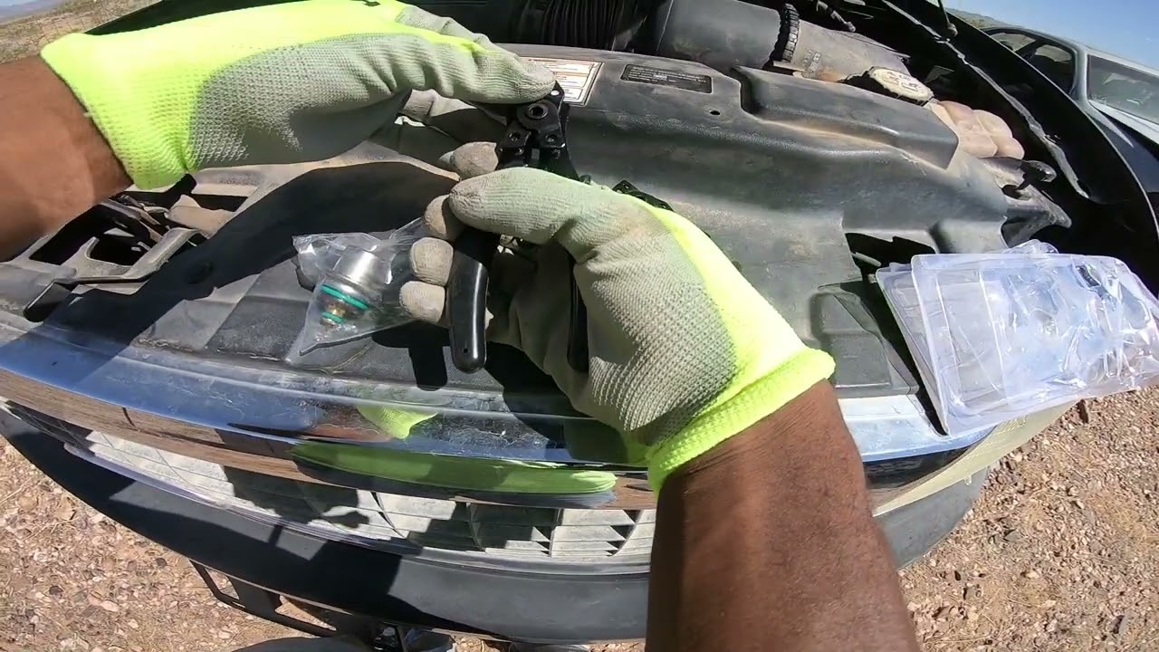 How to replace Fuel Regulator :   Ford F150  and Ford Expedition   (1997 - 2002)