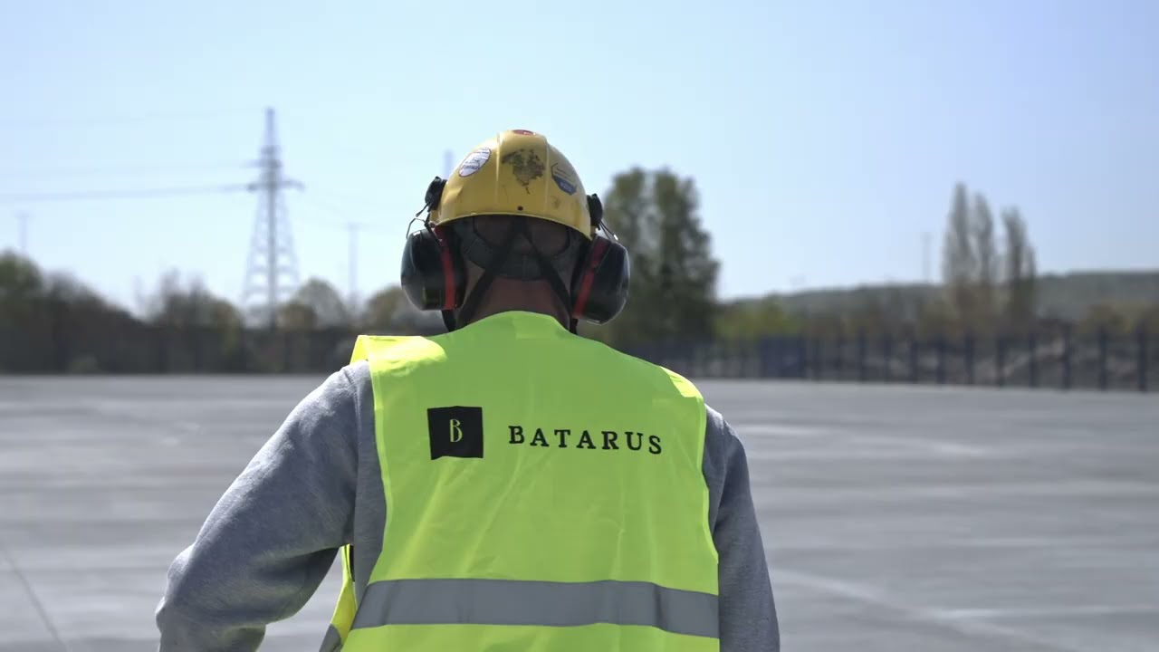 Uszczelnienie nawierzchni betonowej masą na zimno. Port terminalowy w Gdyni. BATARUS
