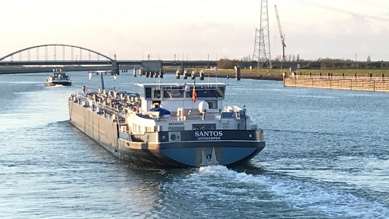 Boten spotten bij de sluis van Hansweert, Schloss Gripsholm, Spido II, Jessica en Santos
