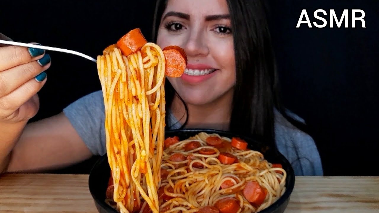 ASMR COMIDA - MACARRÃO COM SALSICHA (MUKBANG) SONS DE MASTIGAÇÃO