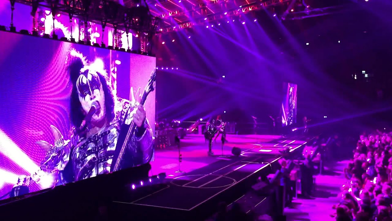 KISS - Calling Dr.  Love in Ziggo Dome Amsterdam 18 juni 2015