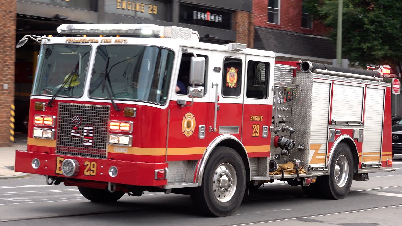Philadelphia Fire Department Engine 29 & Medic 15 Responding