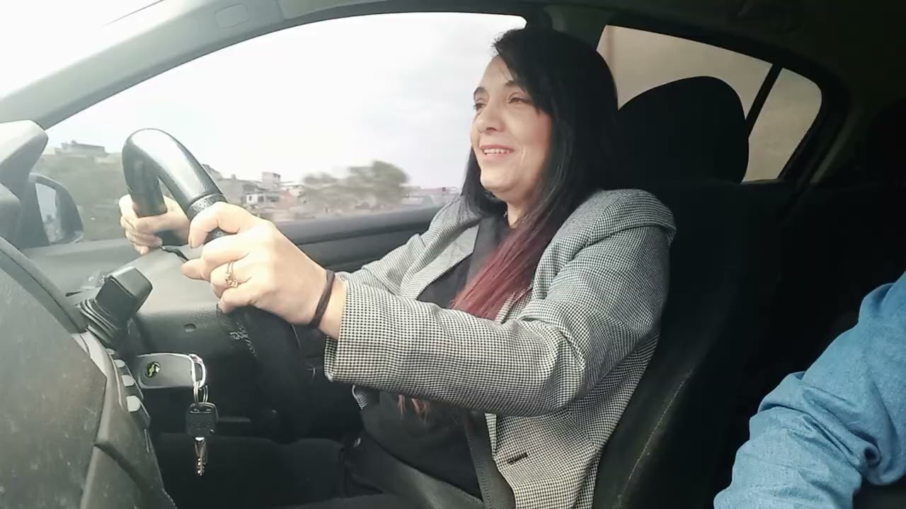 Treinando Direção: marido gritou, buzina rolou e carro morreu 😅🚗