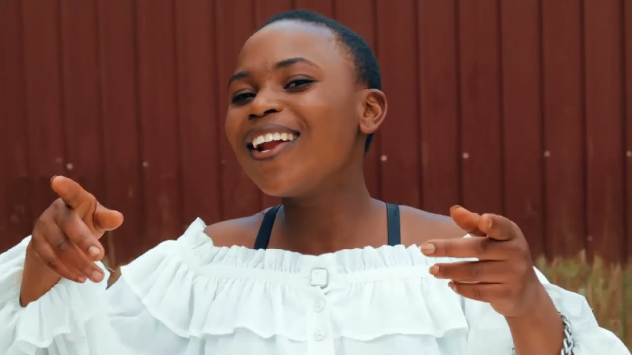 Mungu Ana ni Ona miyee🌲by les Élus