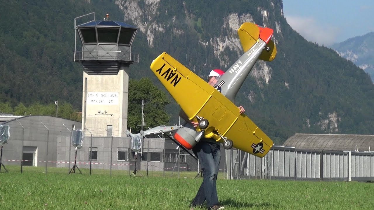 NORTH AMERICAN T-6G and US NAVY AT-6 RC AIRCRAFT MODEL