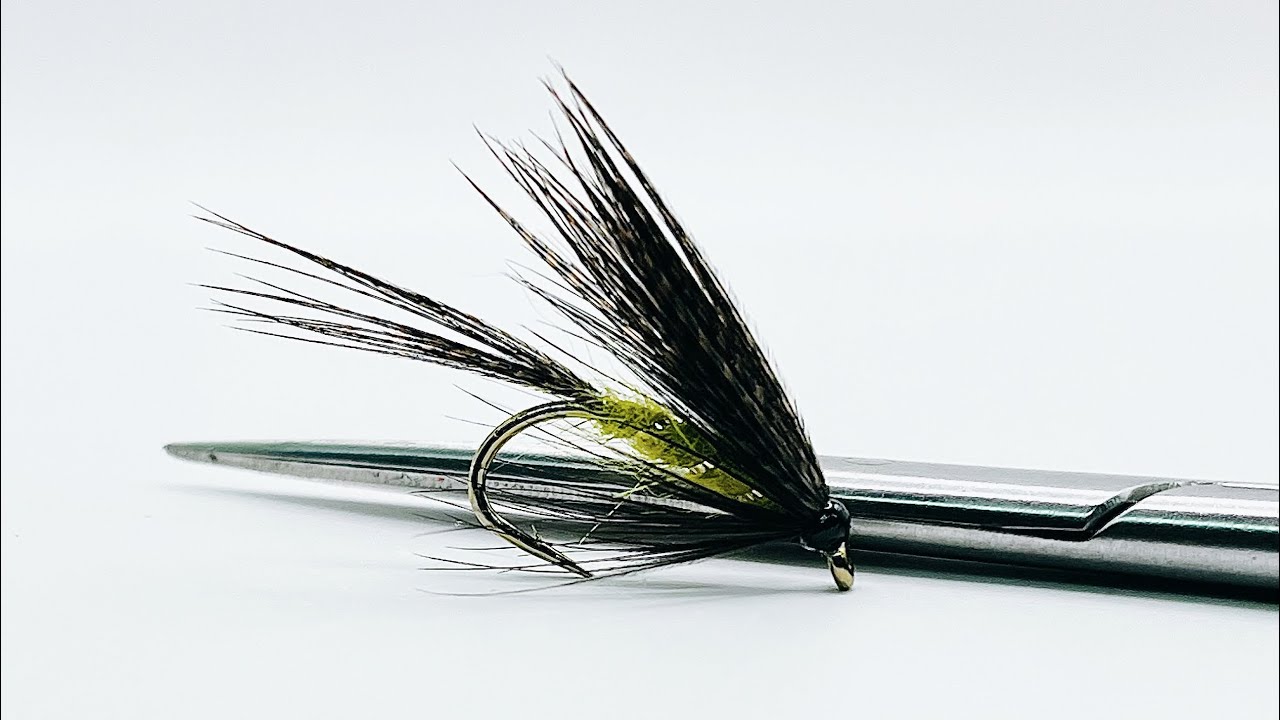 Tying the Robbie's Sooty Olive Variant with Scott Jackson 2023