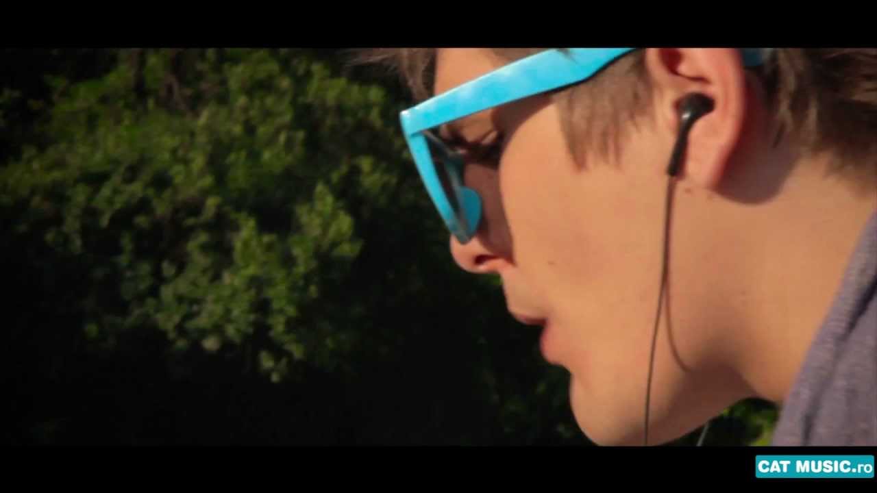QUB - I Like My Tunes (Official Video)