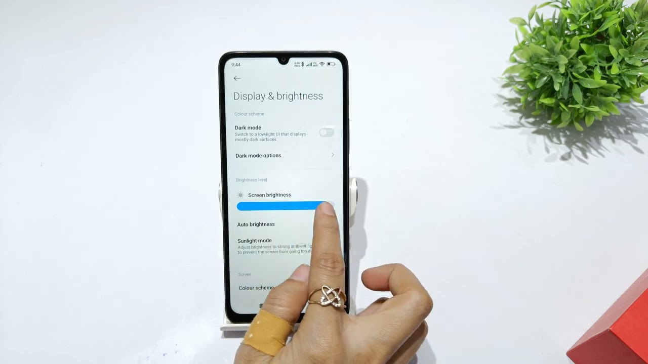How to Fix screen brightness problem in redmi a4 5g | Redmi a4 me screen brightness kaise tez kare