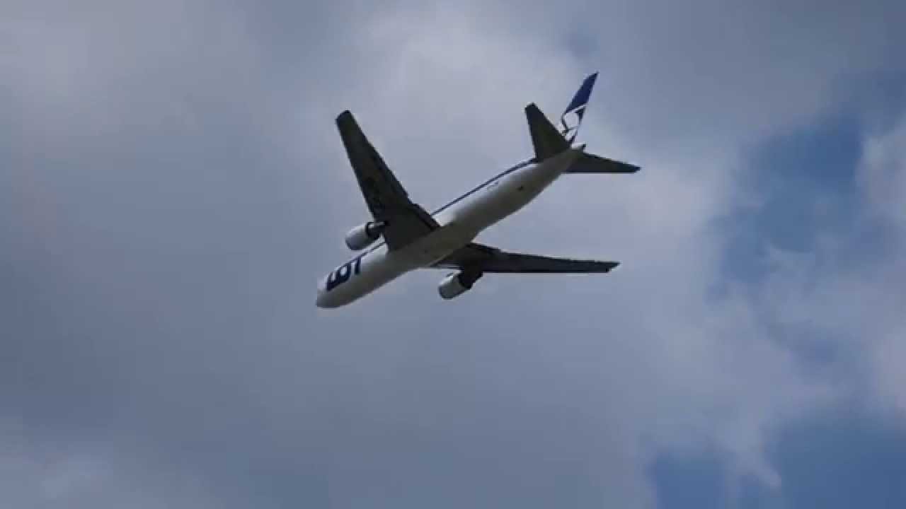 Boeing 767-306 SP-LPB take off from Warsaw to Newark HD