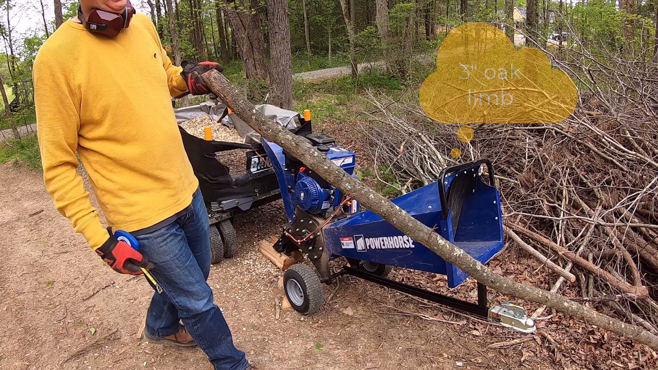 13-мощный измельчитель древесины 420 куб. см мощностью 14 л. с. в действии