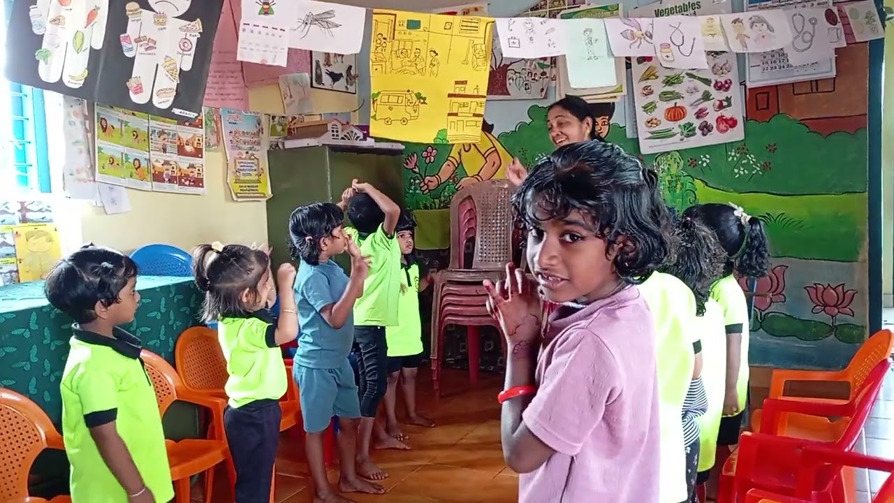 തൊഴിൽ  ഒരു പാട്ട്  ആയാലോ