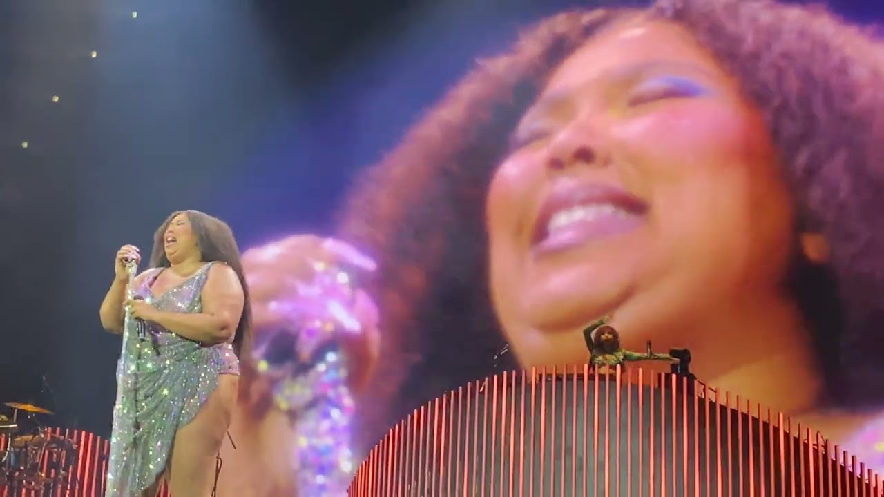 Lizzo (Special Tour in Toronto) - Special (Emotional)