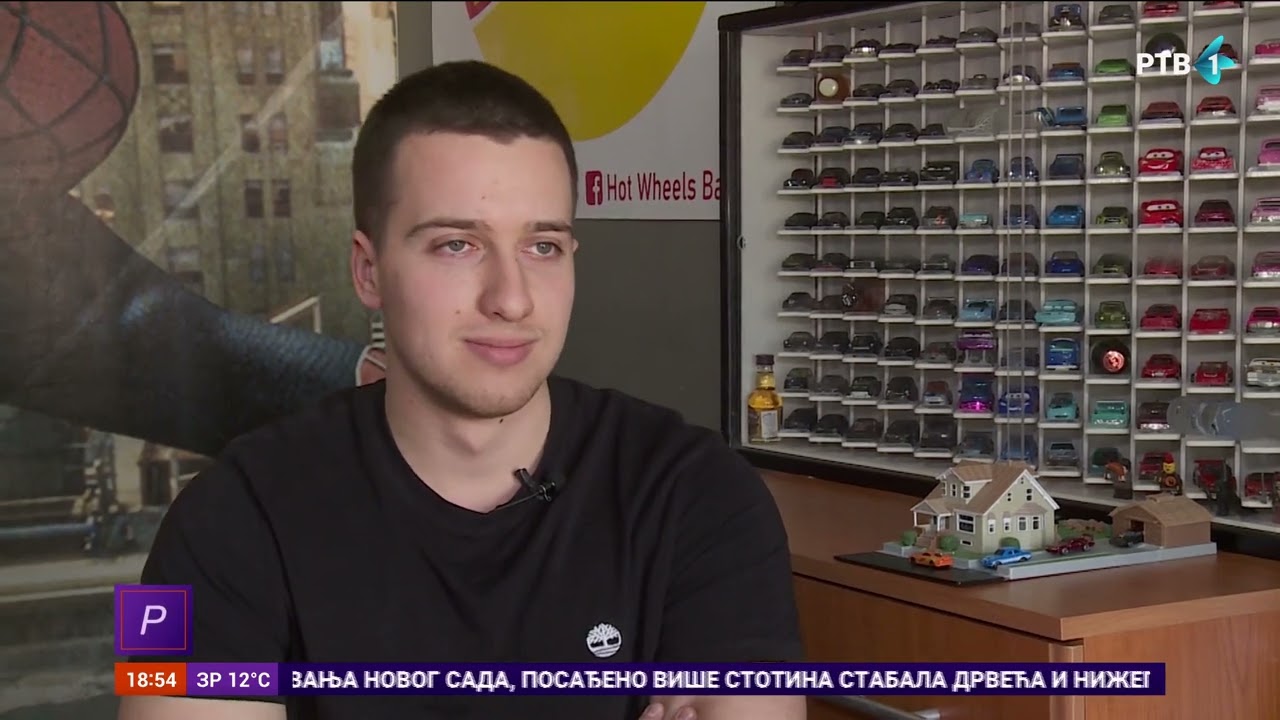 Miloš Jovičić ima 1.500 modela automobilčića