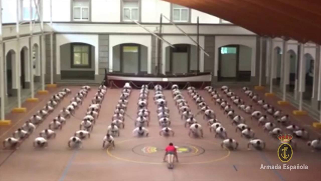 Desde la Escuela de Especialidades de la Estación Naval de La Graña en Ferroliño...