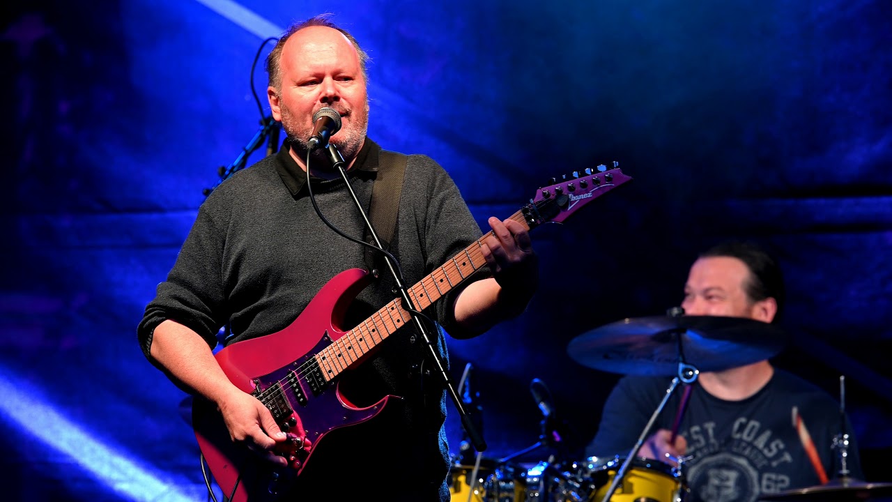 Jaroslav Uhlíř - Chválím tě, Země má - Jestli to nebude láska?