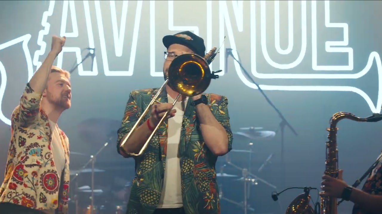 Brass Avenue - I'm Still Standing (Live in Akropolis - Brass Avenue Cover)