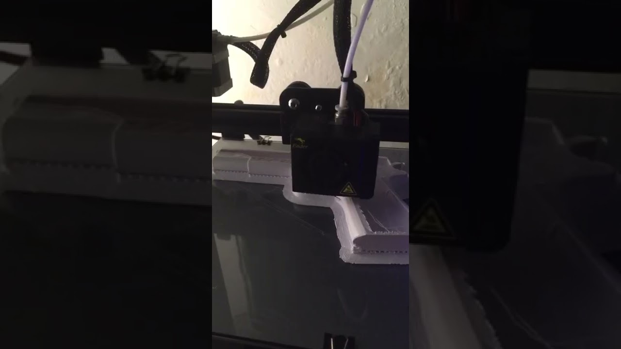 Imprimindo uma pistola semiautom&aacute;tica na impressora 3D -ender 3