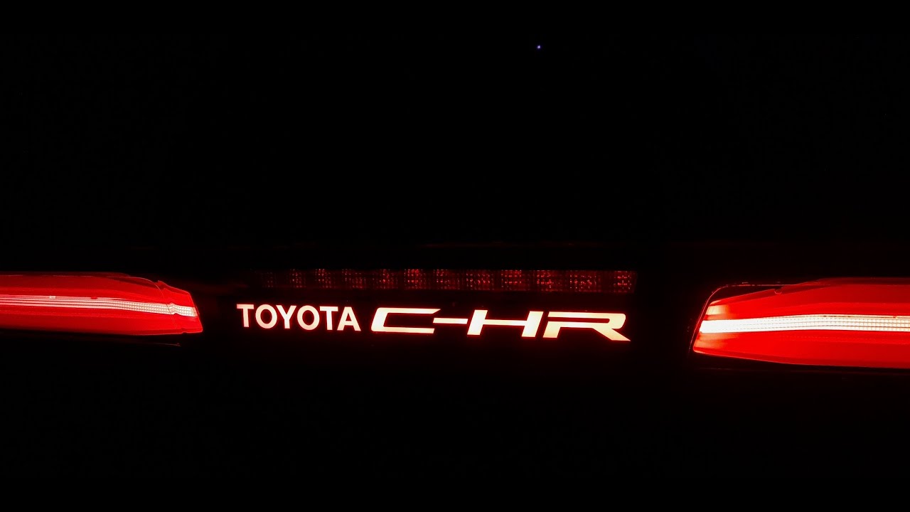 2024 Toyota C-HR. Hybrid vs Plug-in. Bliźniaczki niesyjamskie - por&oacute;wnanie.