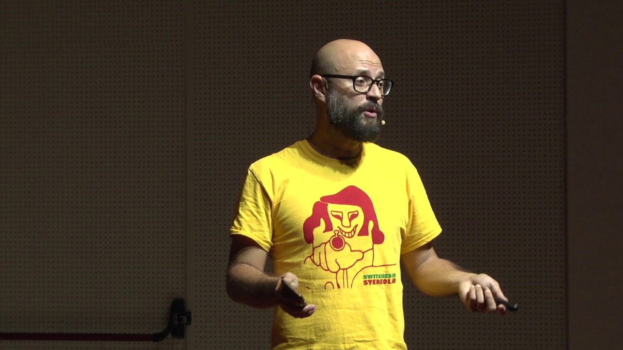 Maieutica a 16bit | Charlie Davoli | TEDxSalerno
