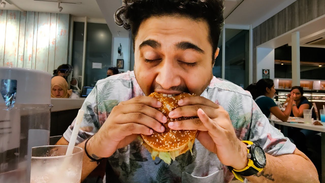 I had a heavenly BURGER at this ICONIC CAFE | VLOG 1