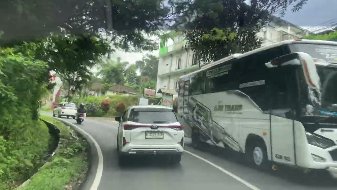 Jalanan kearah pujon