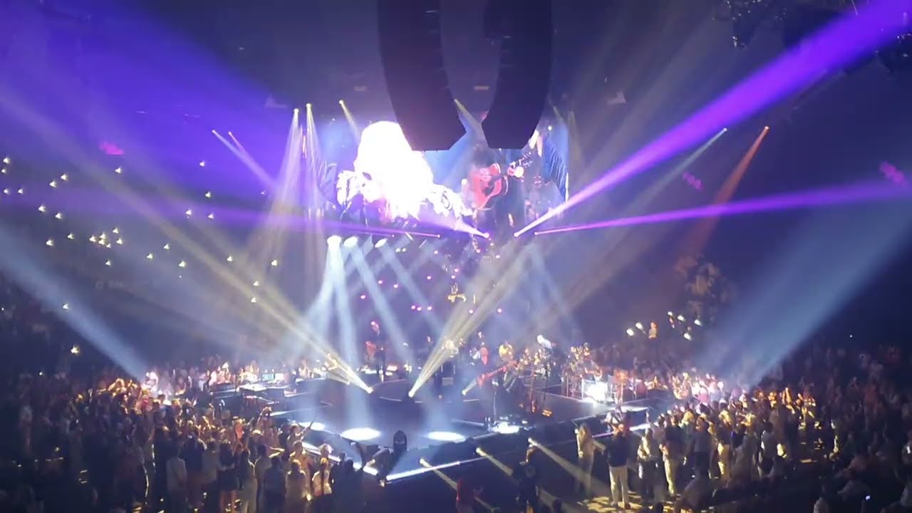Michel Polnareff - Goodbye Marylou (the end LIVE) Forest National 30 juin 2023 . 30.06.2023