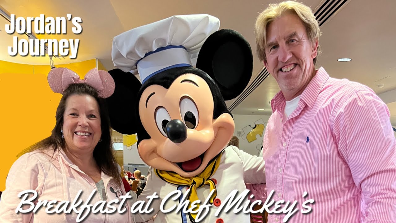 Breakfast at Chef Mickey’s in Disney World-meet the characters!