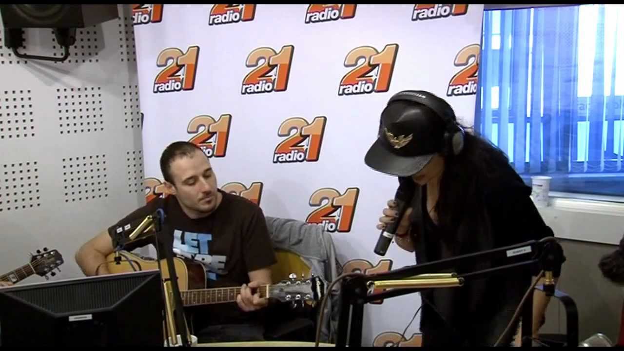 2 IN 1 @ MATINALII 21: Andra - O Stea (Live @ Radio 21)
