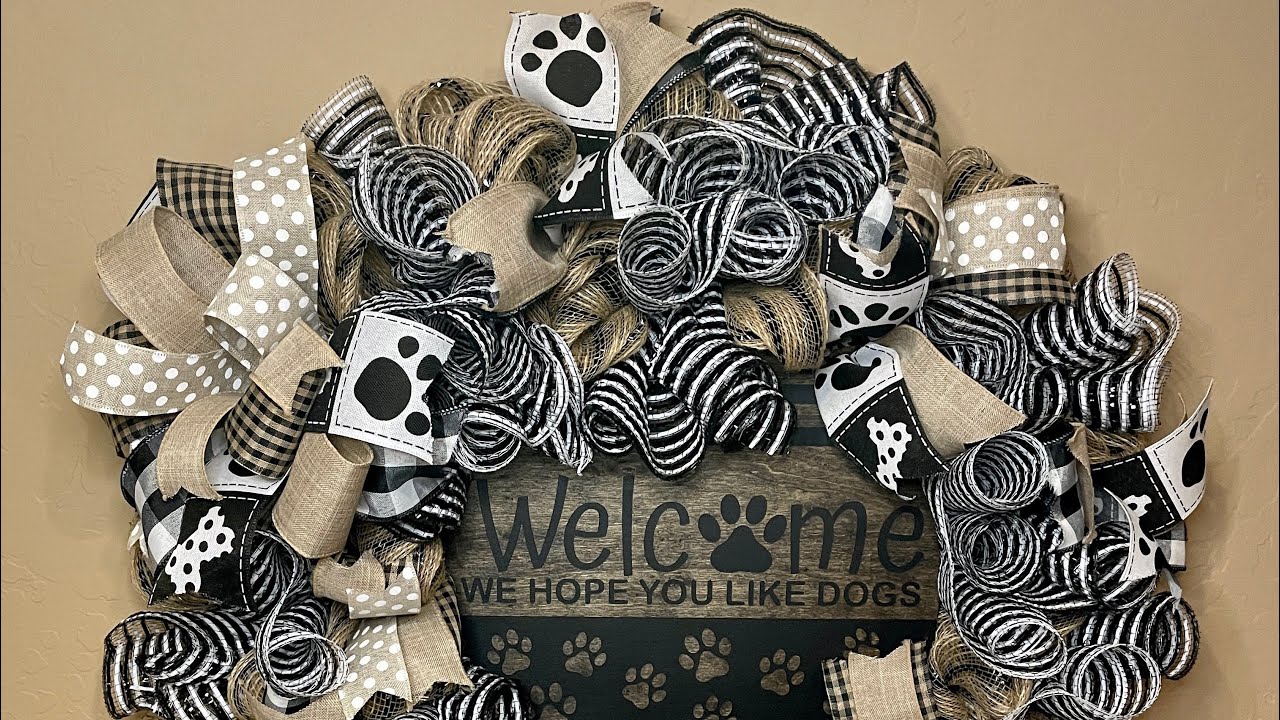 Deco mesh wreath poof tutorial/ deco mesh diy/ mesh wreath w/ribbon/ dog lovers wreath/