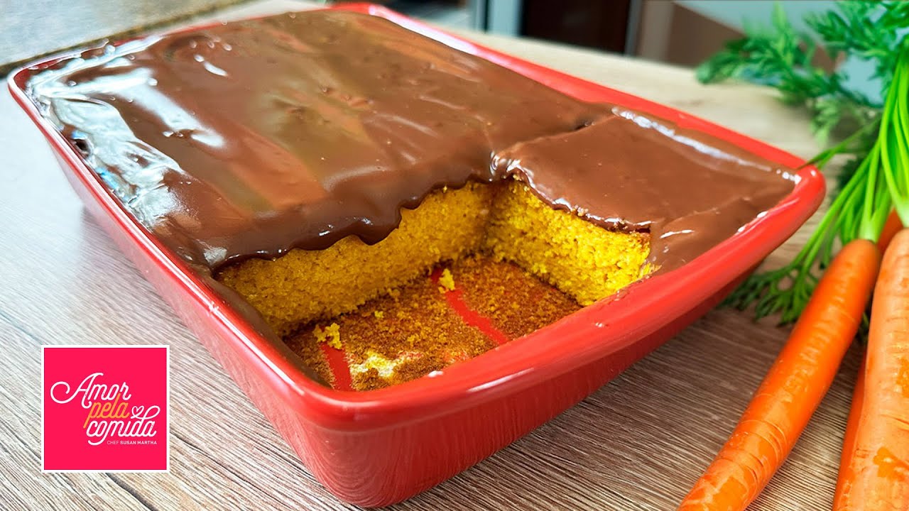 Bolo de cenoura fofinho de liquidificador com aveia