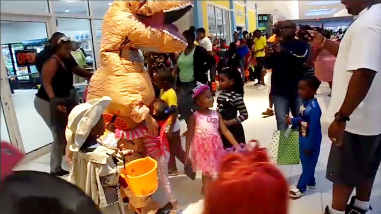 HUGGING DINOSAUR