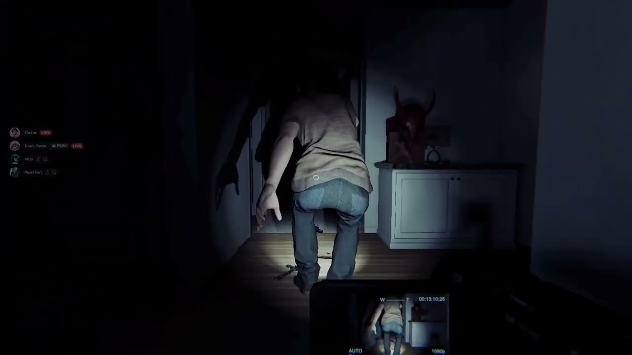 Late Crimas ghost hunting (Phasmophobia)
