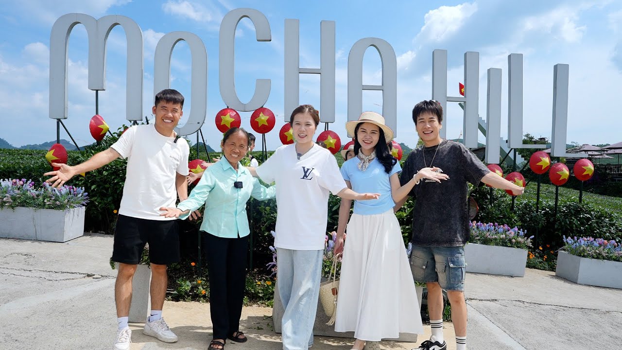 Hưng Vlog - Lần Đầu Cho Mẹ Bà Tân Vlog Đi Đồi Chè Mocha Hill Khổng Lồ Thưởng Thức Bê Chao Mộc Châu