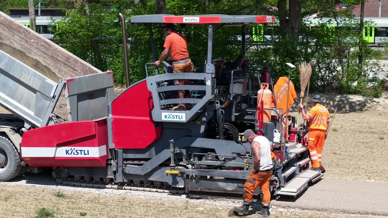 2025-04-29 Neuer Uferweg linke Senseseite Einbau Mergel