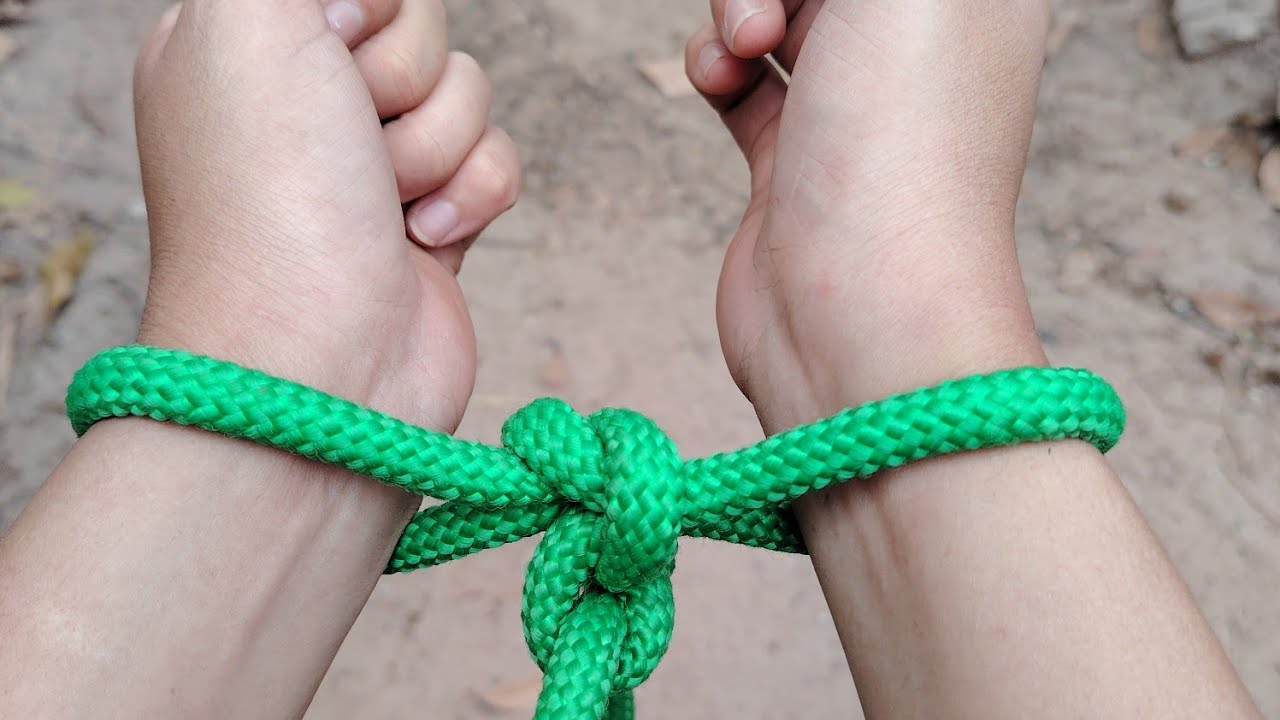 Top secret handcuff knot: used for emergency rescue and lifting objects in a small spaces