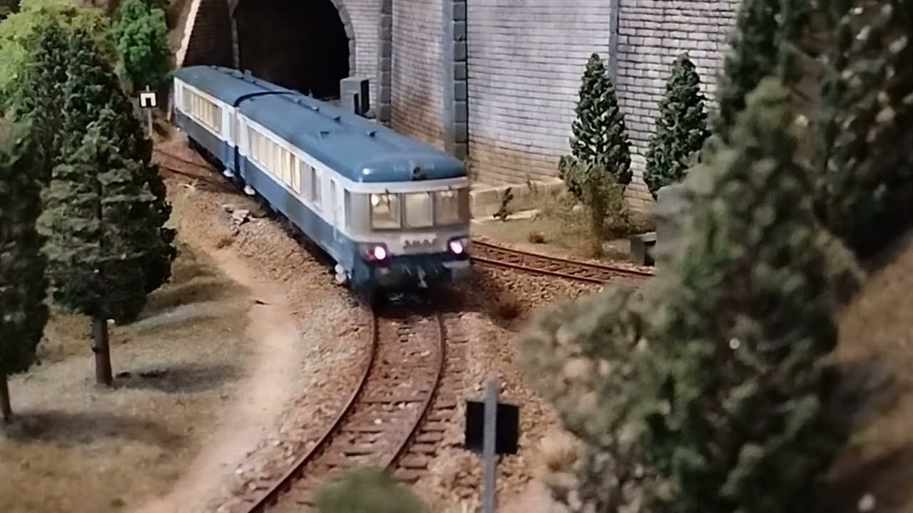 Compositions d'août 2025 (4) : les premiers tours de roues de l'EAD Jouef sur le réseau.