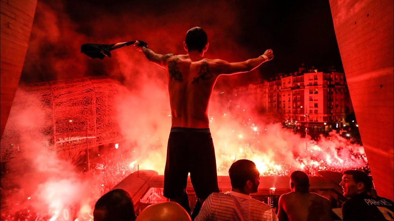 ULTRAS PSG - DORTMUND AMBIANCE INCROYABLE ×CUP