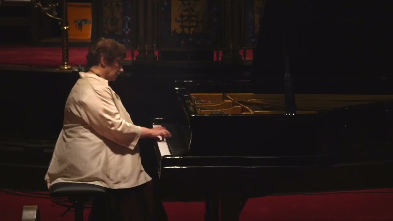 Emma Tahmiziàn plays Scarlatti: Sonata in C Major, K. 513 