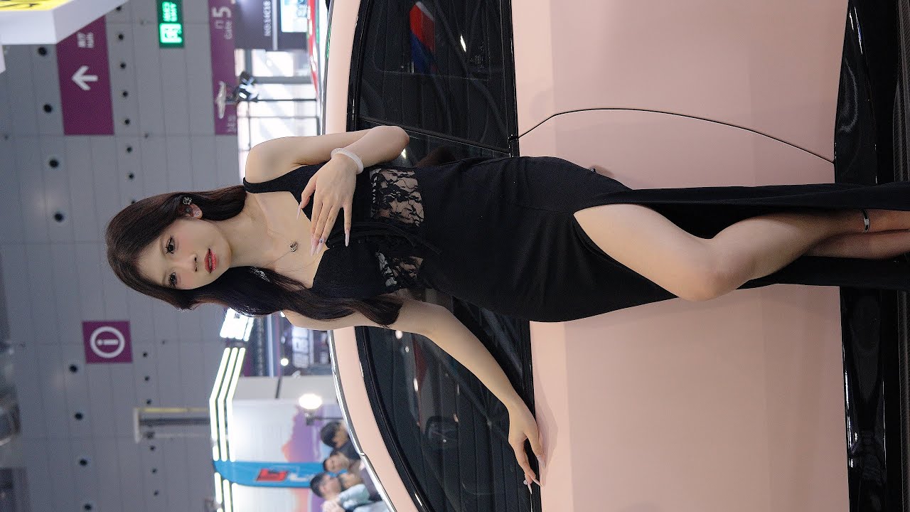 2025深圳改裝車展#車模 #beautyleg #레이싱모델 #高跟鞋# 大長腿美女#美脚#  Lookbook 28