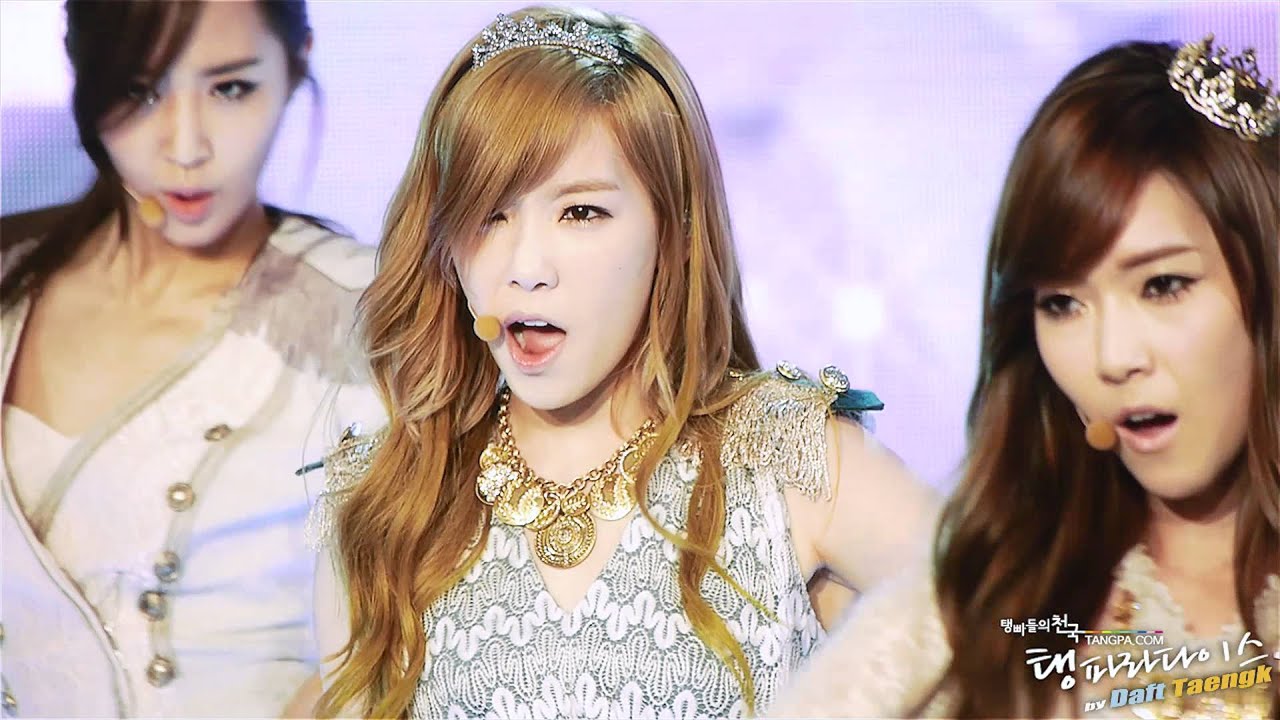 2011/11/03 SIA 태연 - The Boys 직캠 by DaftTaengk