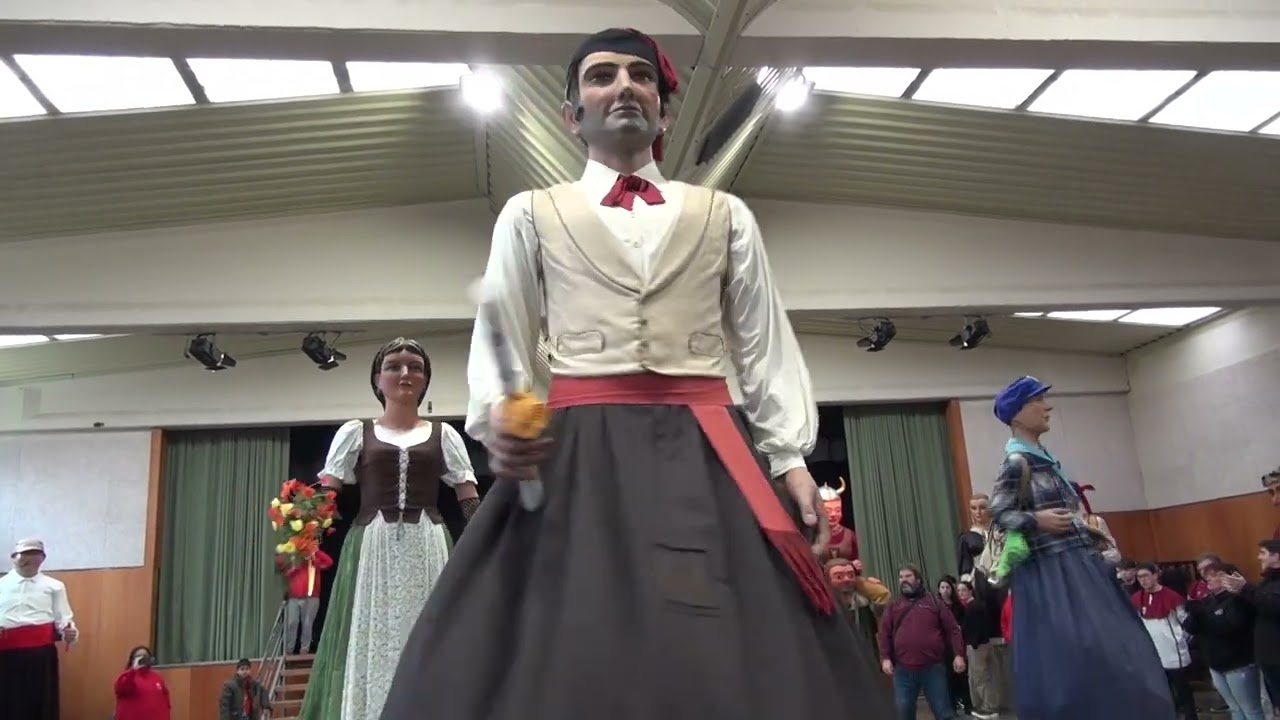 ELS GEGANTS DE SARRIÀ (Bcn) A LA II TROBADA YULE DELS GEGANTS NÒRDICS DE SOLSONA
