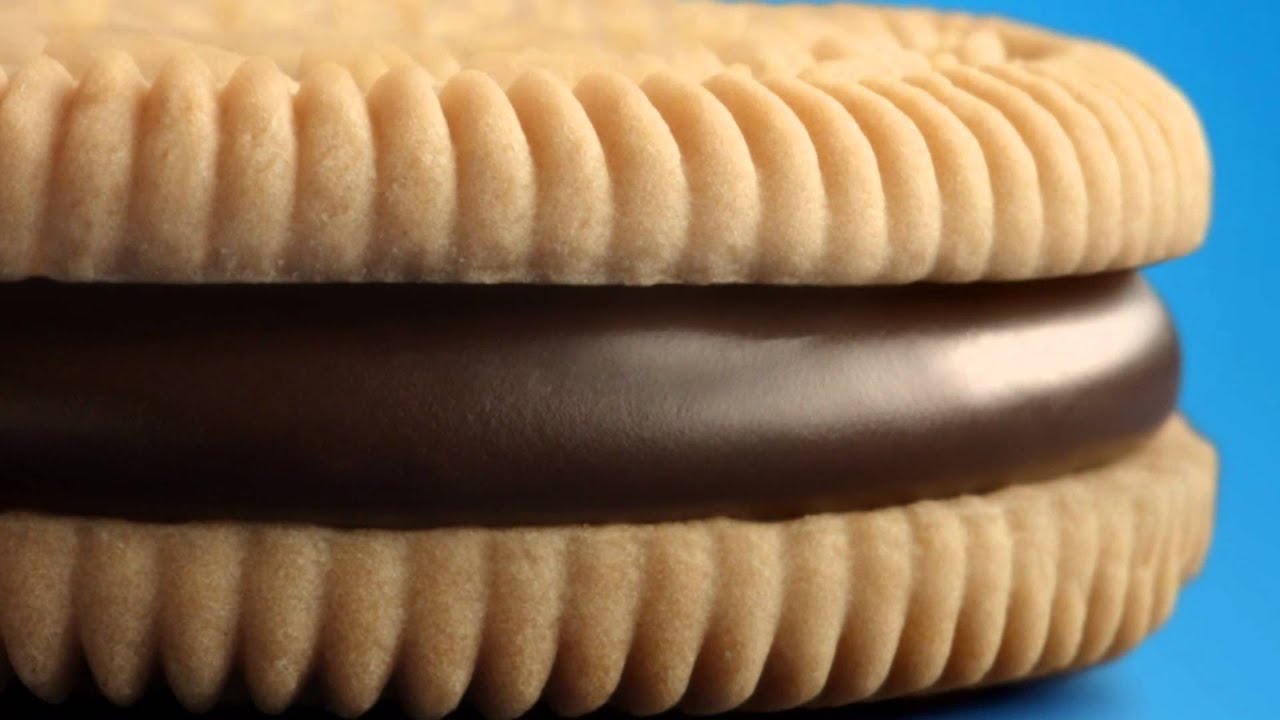 Chinese Golden Oreo ad featuring 