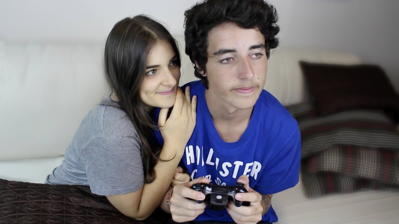 TIPOS DE NAMORADAS - Roberta Pupi