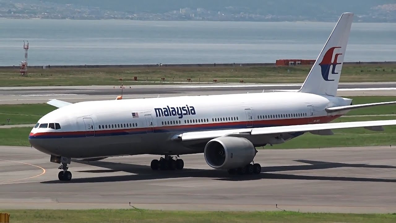 Malaysia Airlines Boeing 777-200ER 9M-MRO Takeoff from KIX 24L